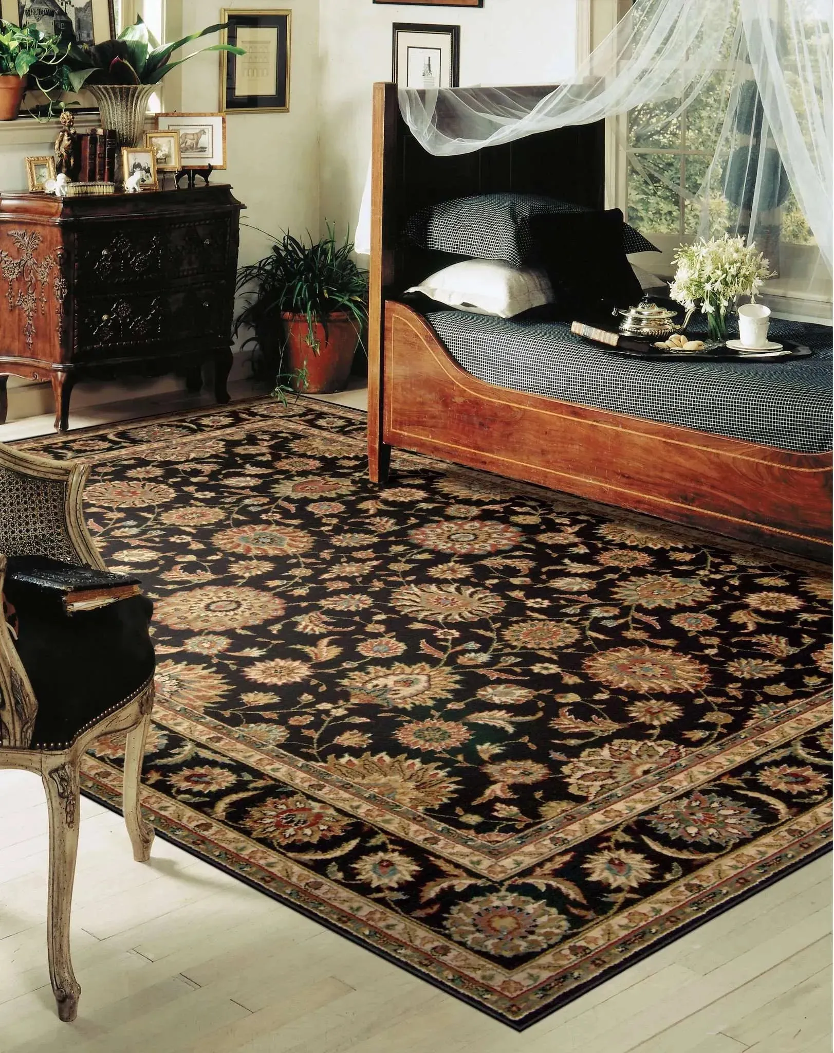 Living Treasures LI05 Black Rug